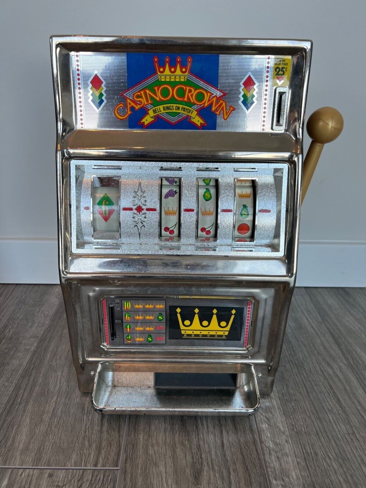 Vintage Waco Casino Crown Novelty Game Slot Machine Bank 25¢ Working Condition